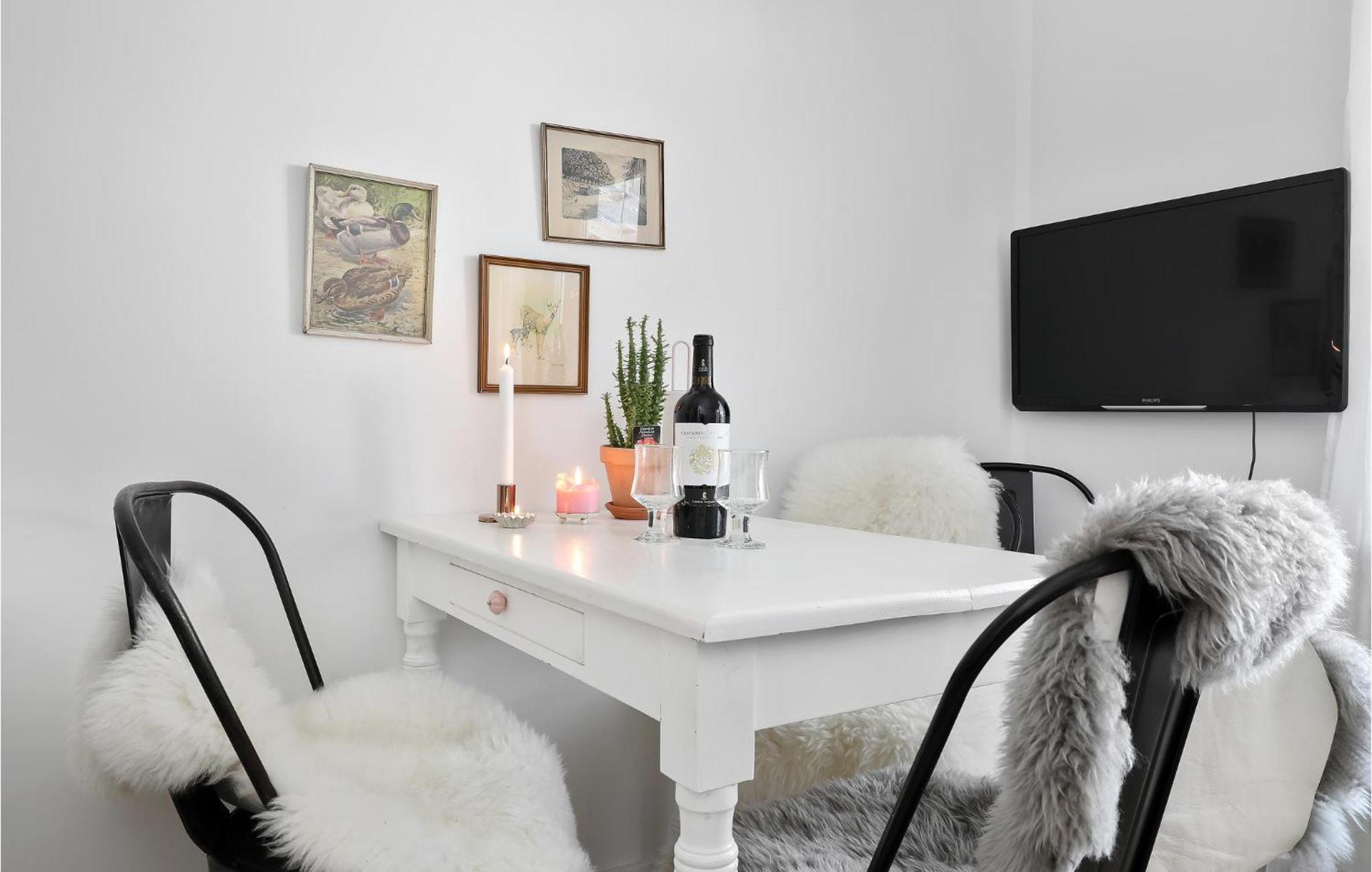Beautiful Apartment In Neksø Esterno foto
