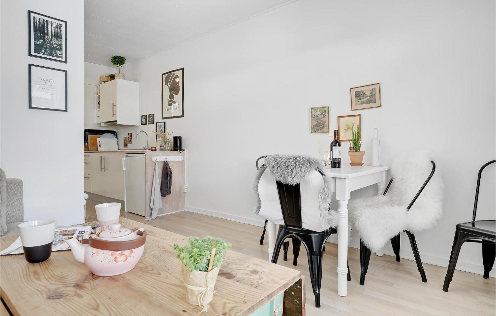Beautiful Apartment In Neksø Esterno foto
